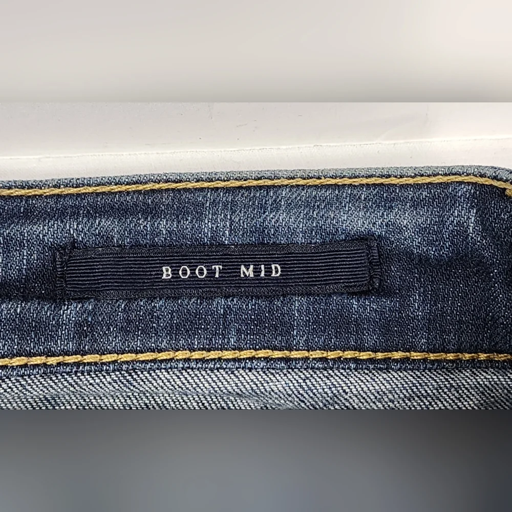 GUESS BOOT MID WOMEN'S JEANS, SIZE 27, MEDIUM WASH BLUE